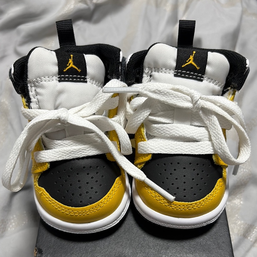 Jordan Kids' Sneakers - Black, White, Yellow
